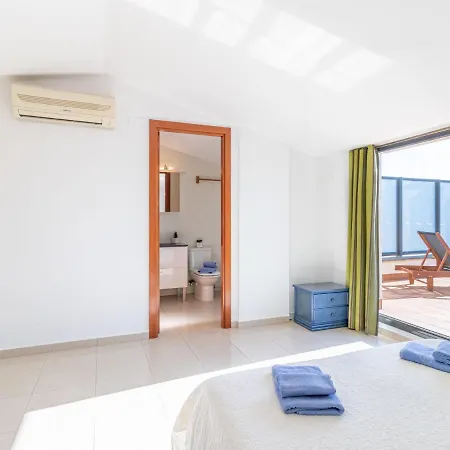 Mileni I By Interhome * Roses